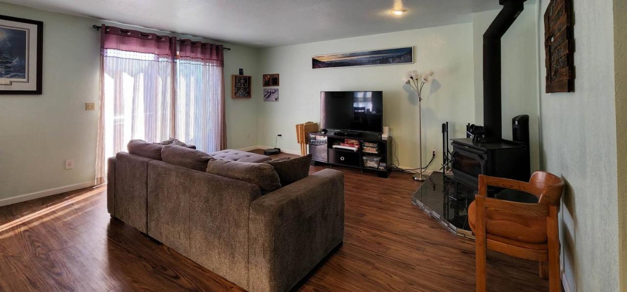 Trinity Escapes - Two Bedroom Two Bathroom Full Apartment Near Airport Anchorage Dış mekan fotoğraf